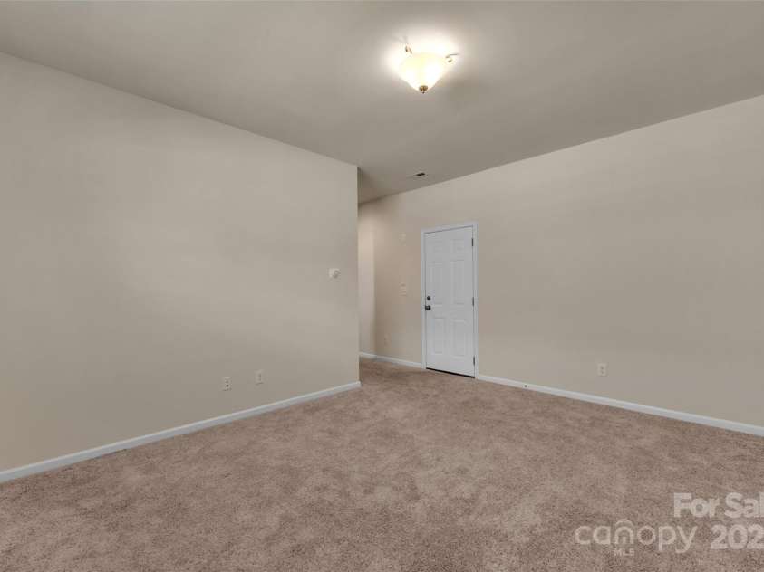 6263 Cloverdale Drive, Tega Cay, SC 29708.  MLS# CAR4279308, YatesRealty ID 28324. Office, Bonus or Flex space