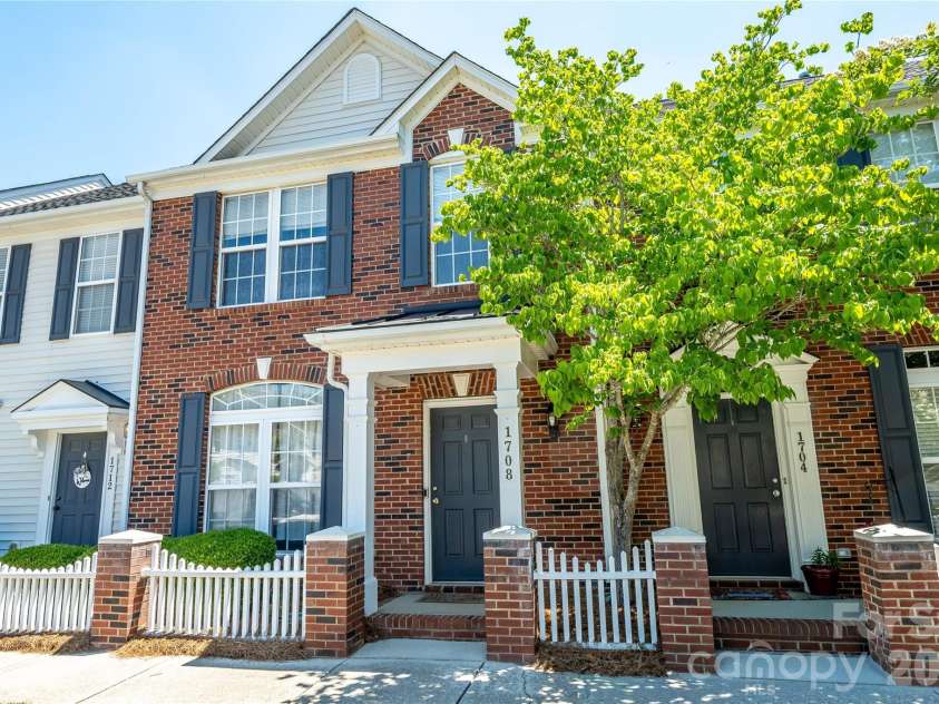 1708 Chamberside Drive, Rock Hill, SC 29730.  MLS# CAR4389887, YatesRealty ID 28325. 