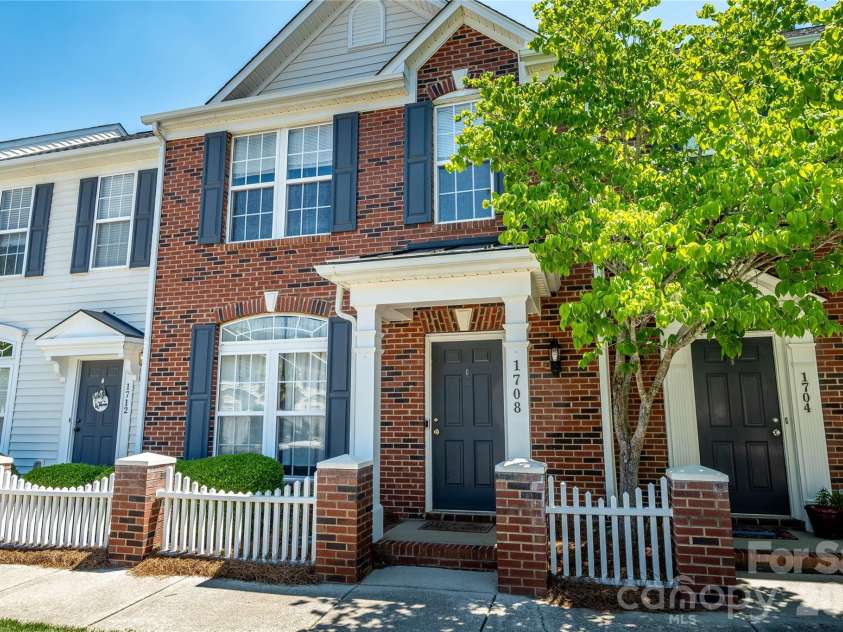 1708 Chamberside Drive, Rock Hill, SC 29730.  MLS# CAR4389887, YatesRealty ID 28325. 