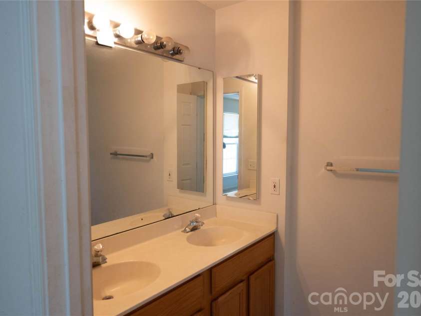 1708 Chamberside Drive, Rock Hill, SC 29730.  MLS# CAR4389887, YatesRealty ID 28325. 