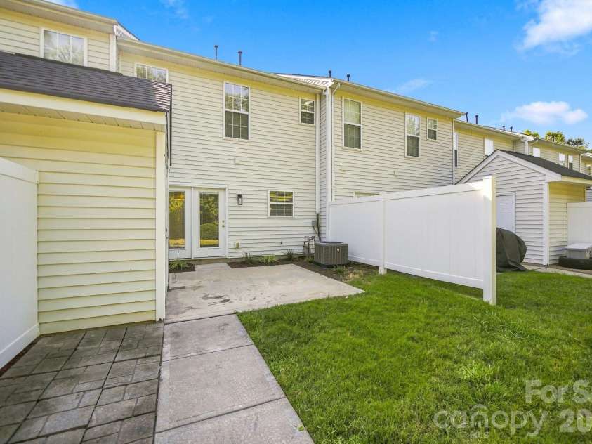 1708 Chamberside Drive, Rock Hill, SC 29730.  MLS# CAR4424120, YatesRealty ID 28325. 