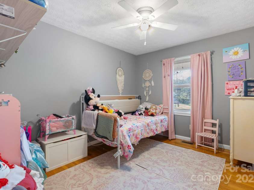 2596 SweetBriar Circle, Lenoir, NC 28645.  MLS# CAR4311624, YatesRealty ID 28325. 