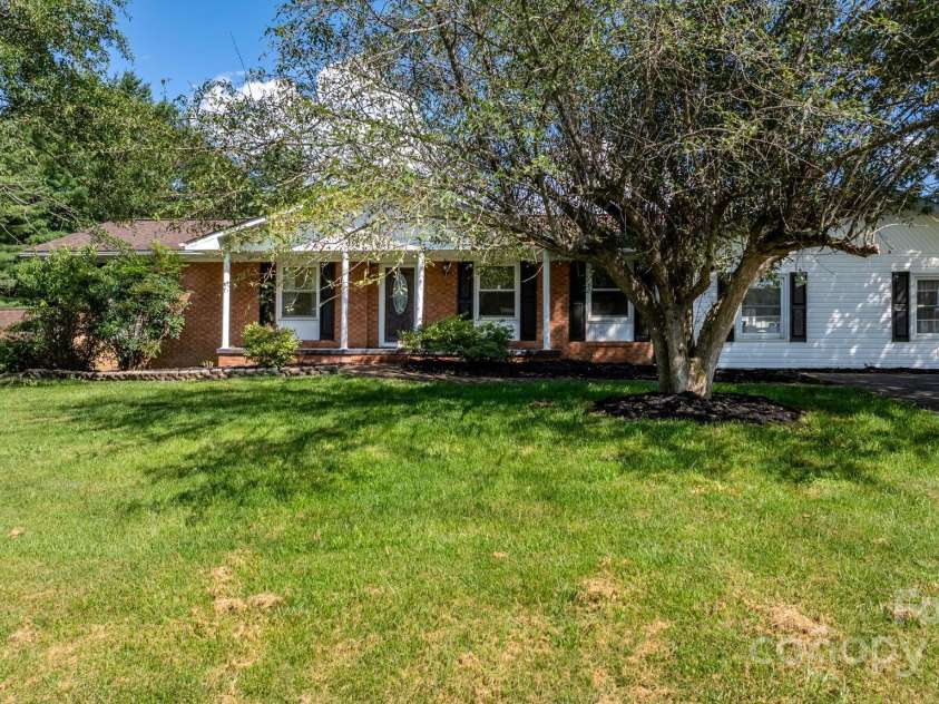 2596 SweetBriar Circle, Lenoir, NC 28645.  MLS# CAR4311624, YatesRealty ID 28325. 