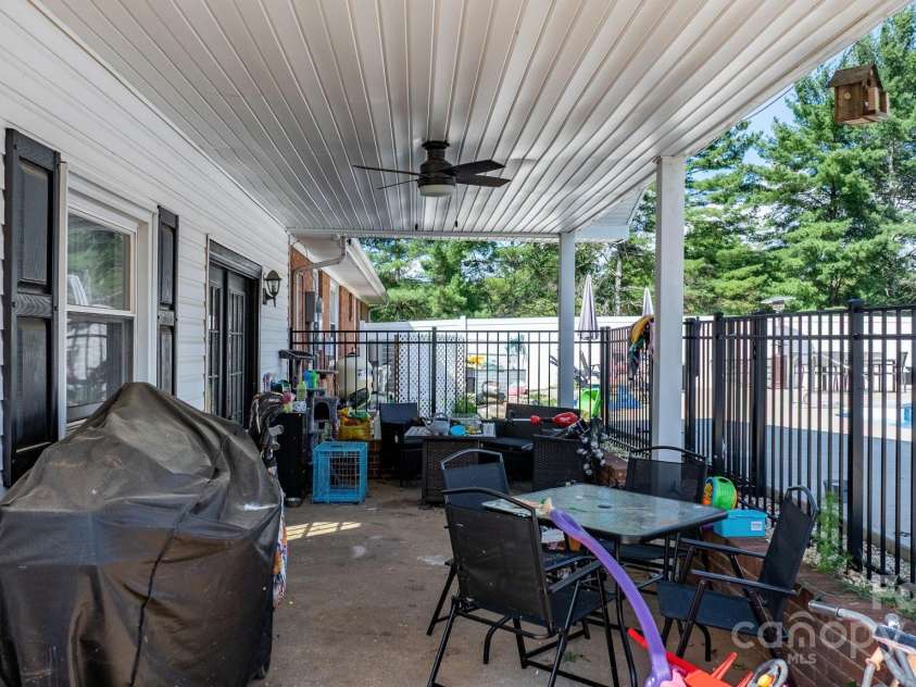 2596 SweetBriar Circle, Lenoir, NC 28645.  MLS# CAR4311624, YatesRealty ID 28325. 