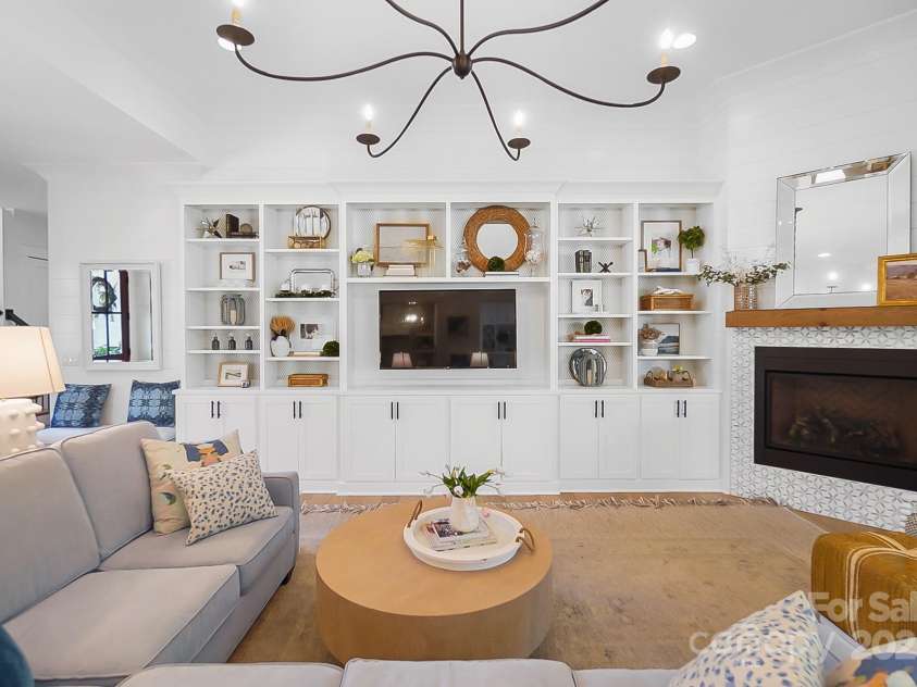 707 Hudson Place, Davidson, NC 28036.  MLS# CAR4280290, YatesRealty ID 28326. 