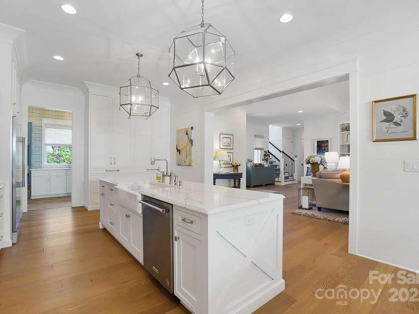 707 Hudson Place, Davidson, NC 28036.  MLS# CAR4280290, YatesRealty ID 28326. 