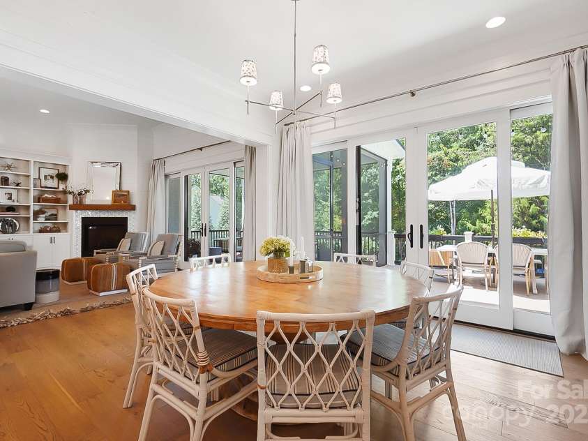 707 Hudson Place, Davidson, NC 28036.  MLS# CAR4280290, YatesRealty ID 28326. 