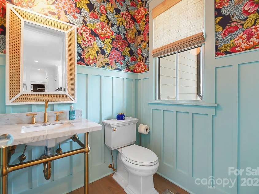 707 Hudson Place, Davidson, NC 28036.  MLS# CAR4280290, YatesRealty ID 28326. 