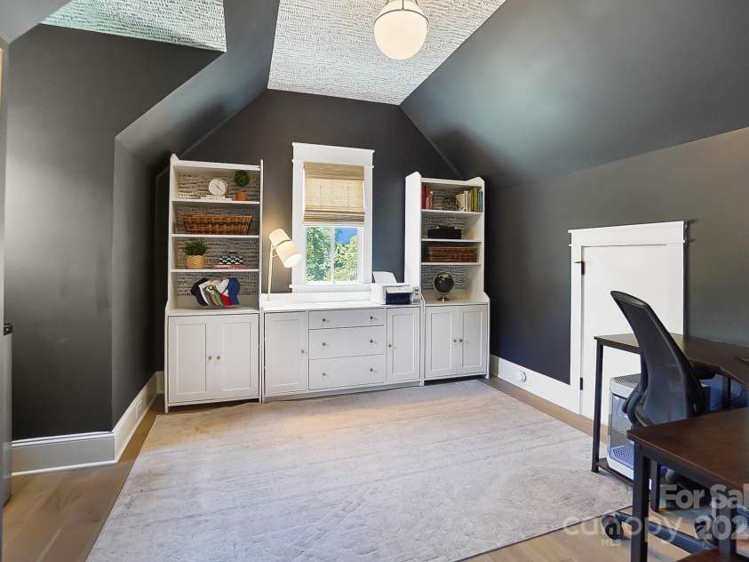 707 Hudson Place, Davidson, NC 28036.  MLS# CAR4280290, YatesRealty ID 28326. 