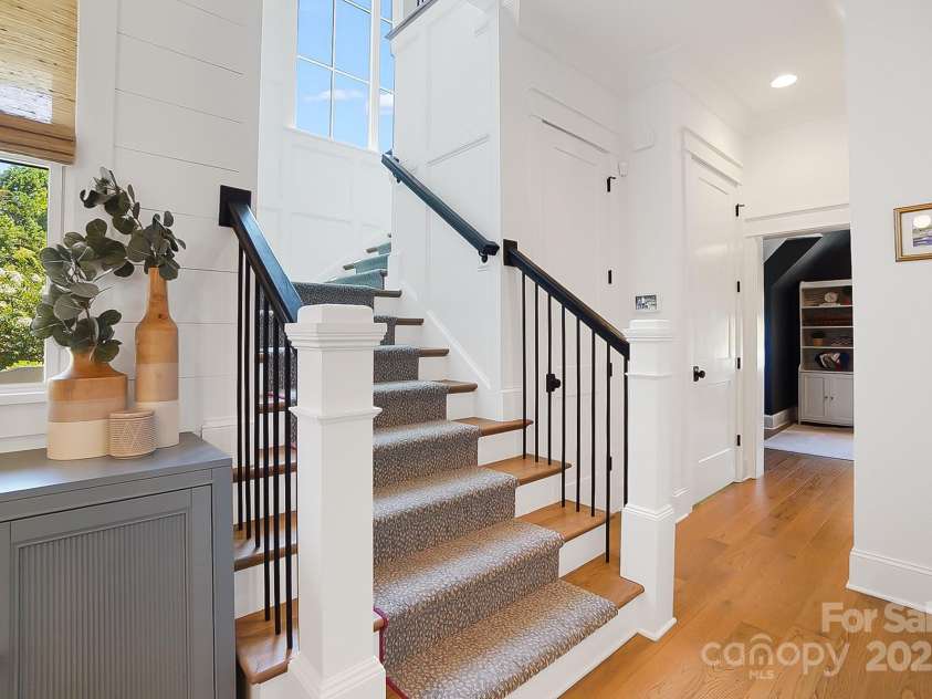 707 Hudson Place, Davidson, NC 28036.  MLS# CAR4280290, YatesRealty ID 28326. 