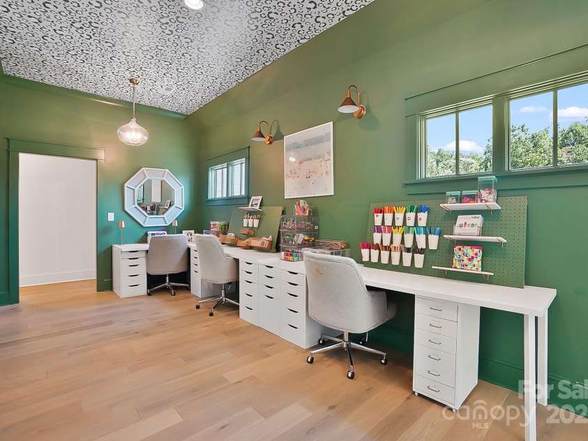 707 Hudson Place, Davidson, NC 28036.  MLS# CAR4280290, YatesRealty ID 28326. 