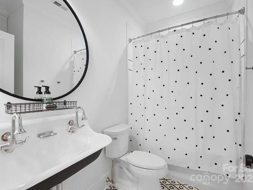 707 Hudson Place, Davidson, NC 28036.  MLS# CAR4280290, YatesRealty ID 28326. 