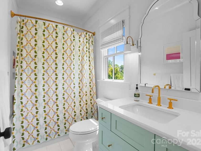 707 Hudson Place, Davidson, NC 28036.  MLS# CAR4280290, YatesRealty ID 28326. 