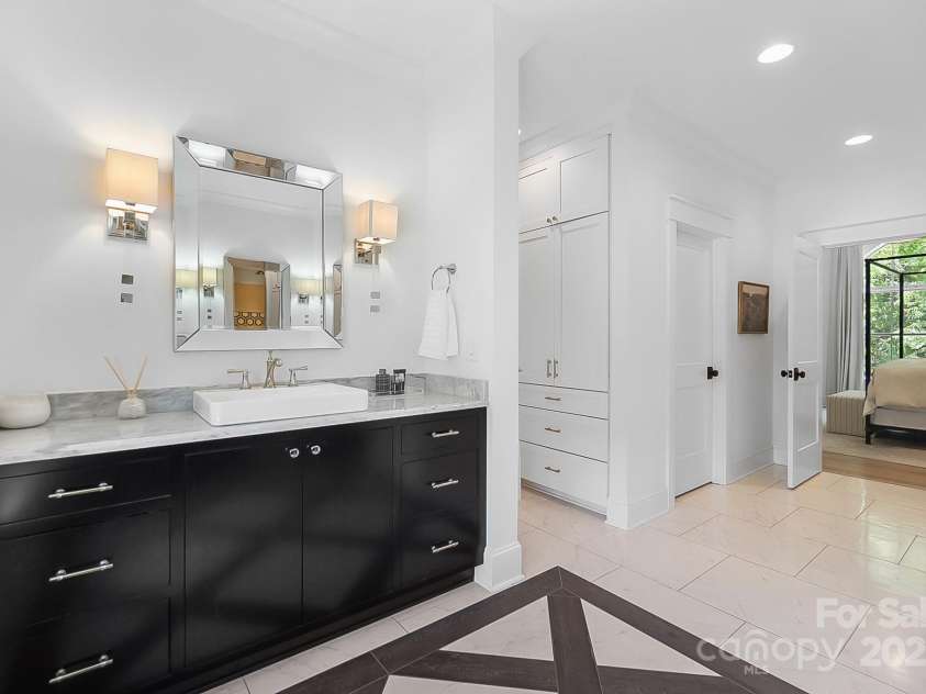 707 Hudson Place, Davidson, NC 28036.  MLS# CAR4280290, YatesRealty ID 28326. 