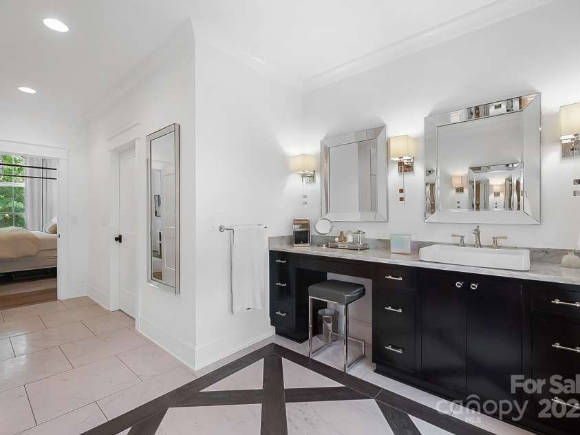 707 Hudson Place, Davidson, NC 28036.  MLS# CAR4280290, YatesRealty ID 28326. 