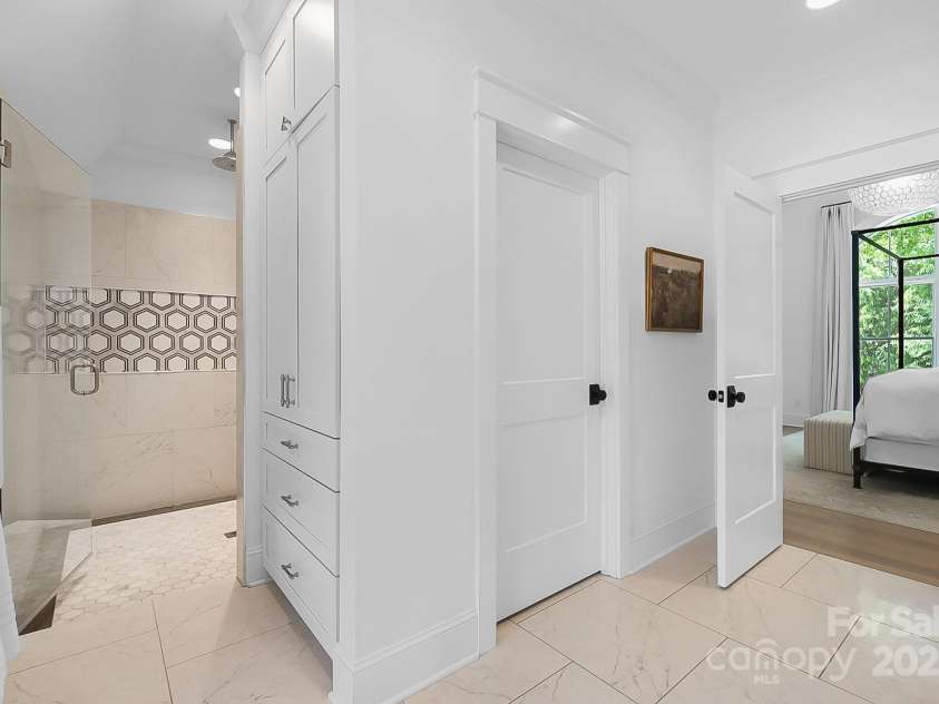 707 Hudson Place, Davidson, NC 28036.  MLS# CAR4280290, YatesRealty ID 28326. 