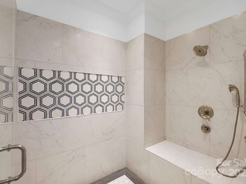 707 Hudson Place, Davidson, NC 28036.  MLS# CAR4280290, YatesRealty ID 28326. 