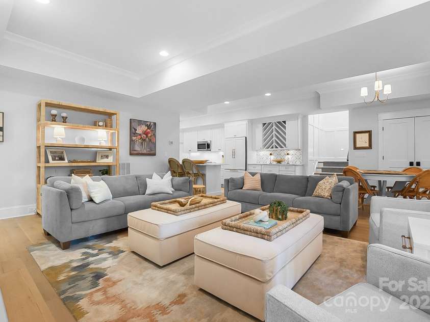 707 Hudson Place, Davidson, NC 28036.  MLS# CAR4280290, YatesRealty ID 28326. 