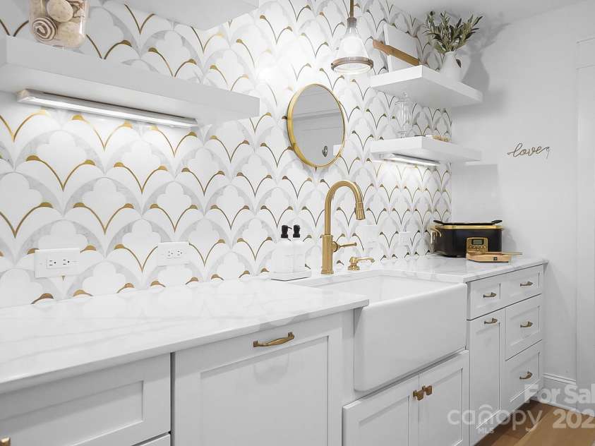 707 Hudson Place, Davidson, NC 28036.  MLS# CAR4280290, YatesRealty ID 28326. 