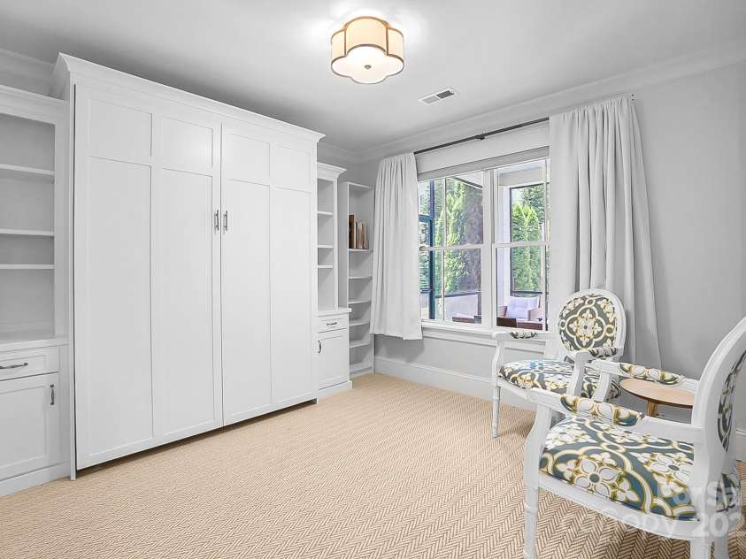 707 Hudson Place, Davidson, NC 28036.  MLS# CAR4280290, YatesRealty ID 28326. 