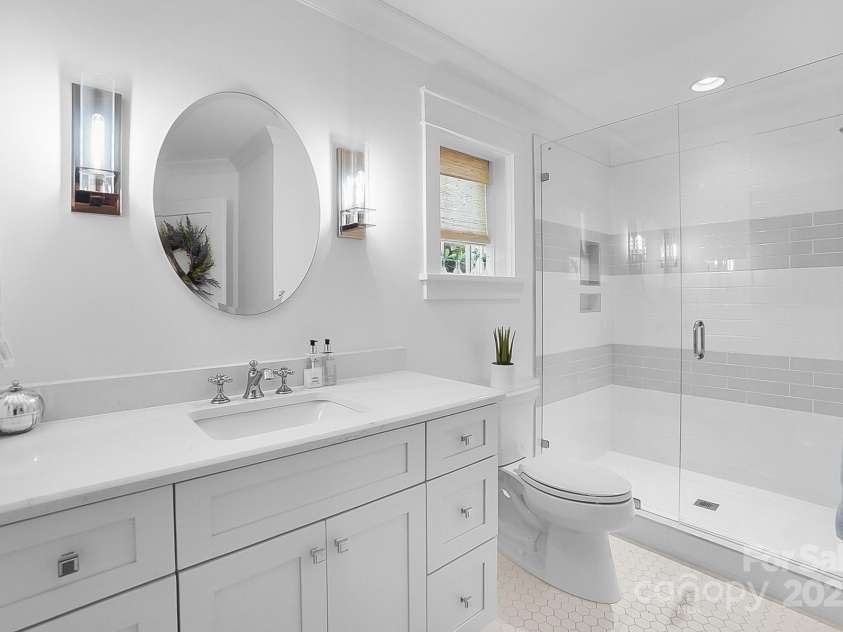 707 Hudson Place, Davidson, NC 28036.  MLS# CAR4280290, YatesRealty ID 28326. 