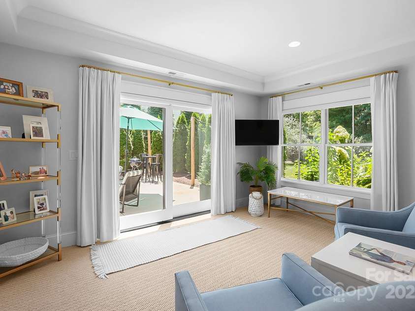 707 Hudson Place, Davidson, NC 28036.  MLS# CAR4280290, YatesRealty ID 28326. 