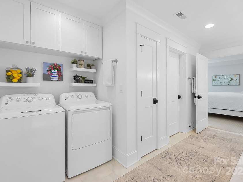 707 Hudson Place, Davidson, NC 28036.  MLS# CAR4280290, YatesRealty ID 28326. 