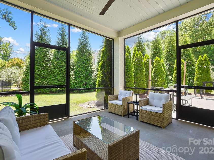 707 Hudson Place, Davidson, NC 28036.  MLS# CAR4280290, YatesRealty ID 28326. 