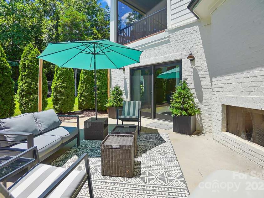 707 Hudson Place, Davidson, NC 28036.  MLS# CAR4280290, YatesRealty ID 28326. 