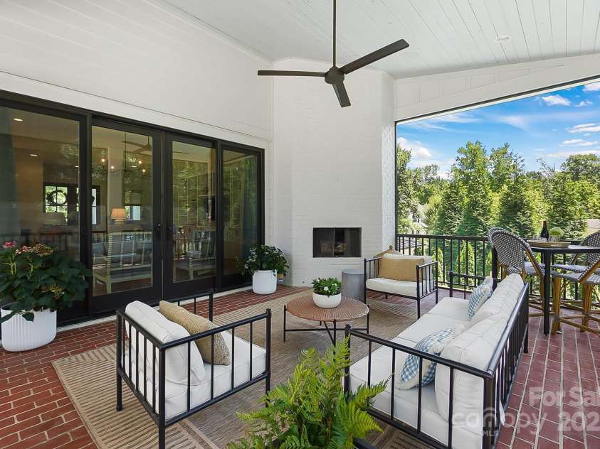 707 Hudson Place, Davidson, NC 28036.  MLS# CAR4280290, YatesRealty ID 28326. 