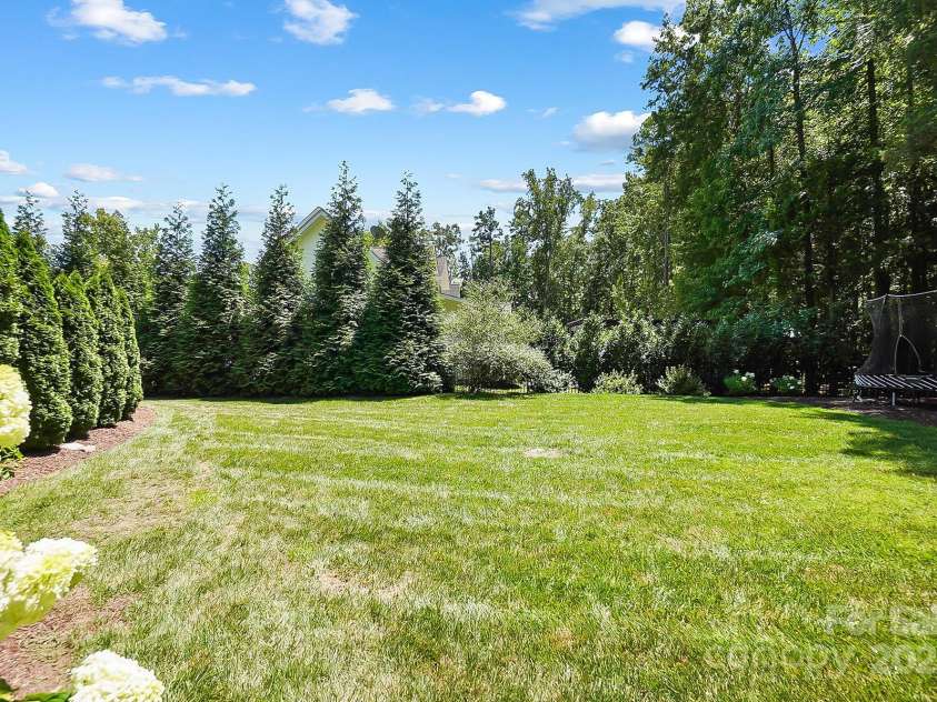 707 Hudson Place, Davidson, NC 28036.  MLS# CAR4280290, YatesRealty ID 28326. 