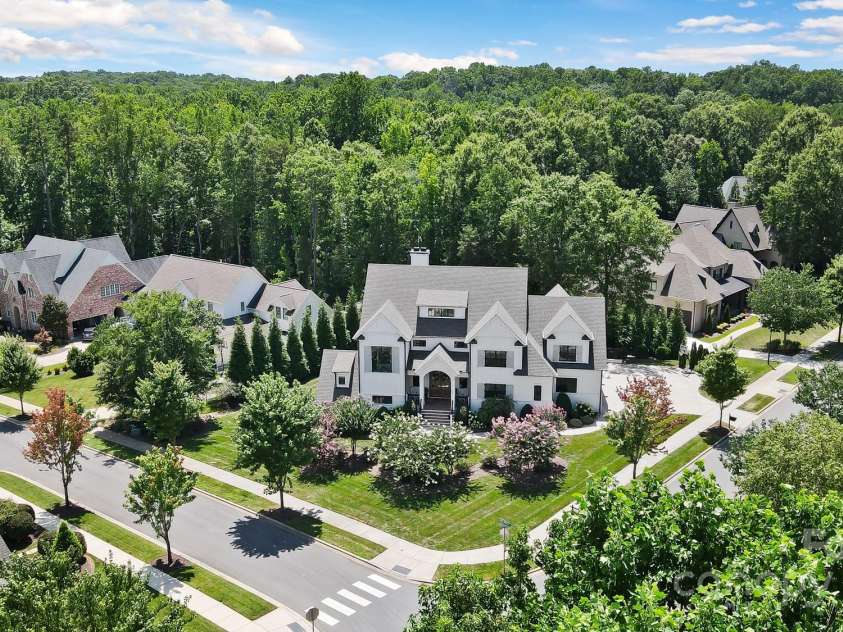 707 Hudson Place, Davidson, NC 28036.  MLS# CAR4280290, YatesRealty ID 28326. 