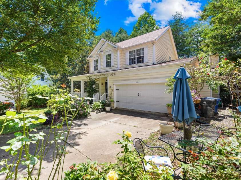 8682 Brook Glen Lane, Huntersville, NC 28078.  MLS# CAR4281128, YatesRealty ID 28327. 8682 Brook Glen Ln