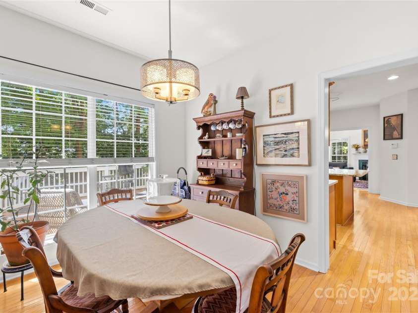 8682 Brook Glen Lane, Huntersville, NC 28078.  MLS# CAR4281128, YatesRealty ID 28327. Dining Room into Kitchen