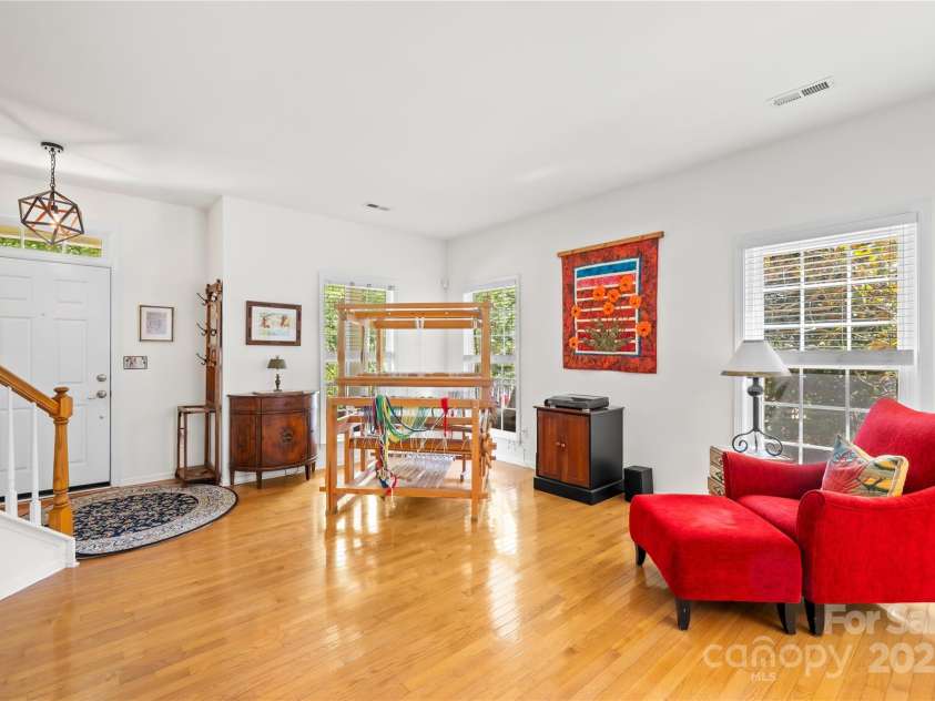 8682 Brook Glen Lane, Huntersville, NC 28078.  MLS# CAR4281128, YatesRealty ID 28327. Living Room