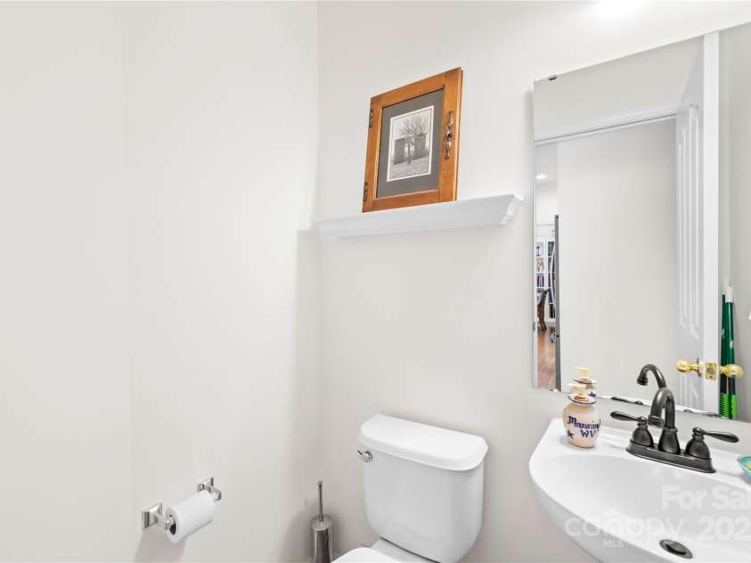 8682 Brook Glen Lane, Huntersville, NC 28078.  MLS# CAR4281128, YatesRealty ID 28327. Powder Room