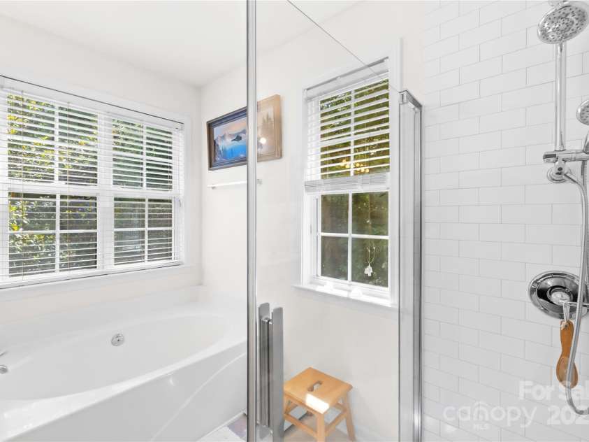 8682 Brook Glen Lane, Huntersville, NC 28078.  MLS# CAR4281128, YatesRealty ID 28327. Primary Bathroom