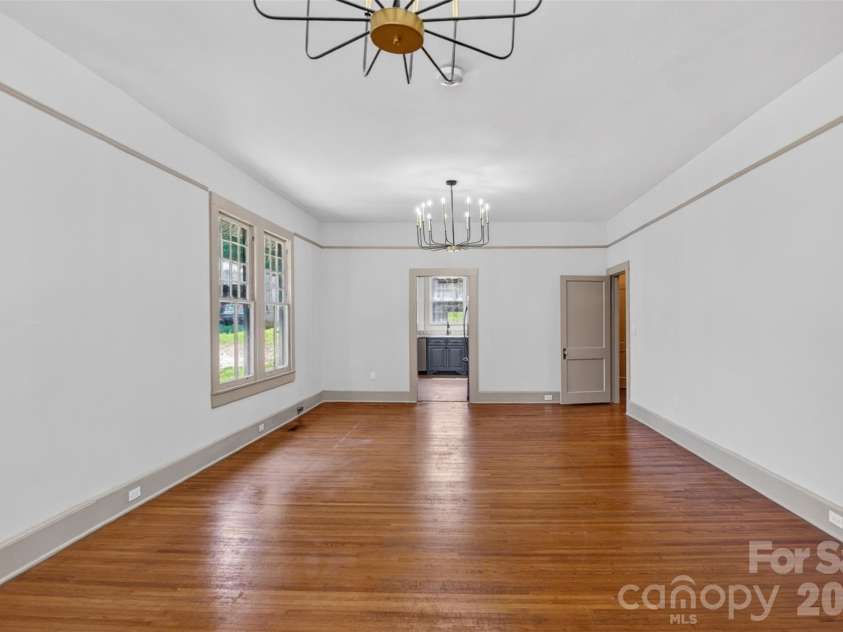 32 Pinecrest Avenue, Great Falls, SC 29055.  MLS# CAR4386898, YatesRealty ID 28329. 