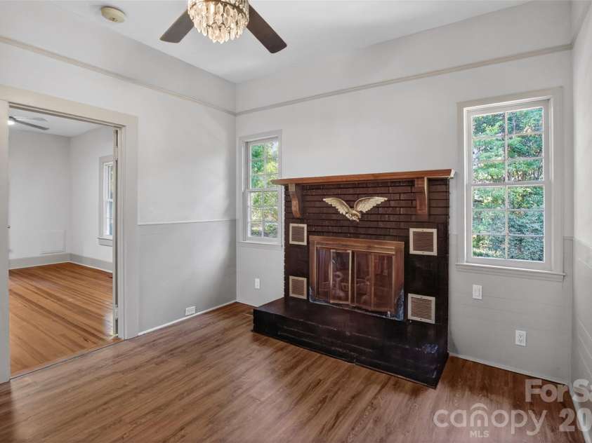 32 Pinecrest Avenue, Great Falls, SC 29055.  MLS# CAR4386898, YatesRealty ID 28329. 