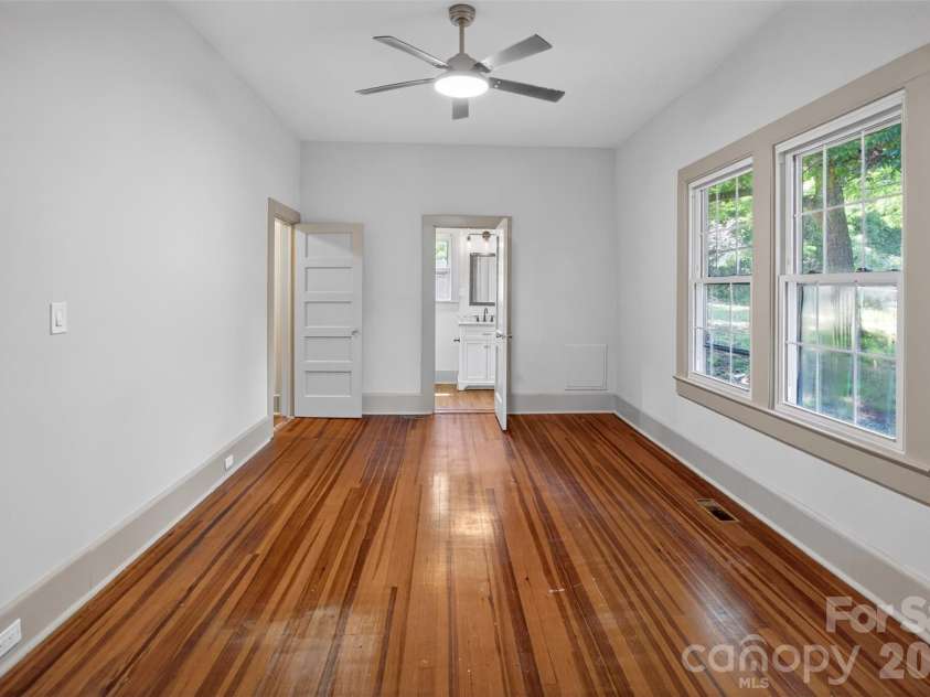 32 Pinecrest Avenue, Great Falls, SC 29055.  MLS# CAR4386898, YatesRealty ID 28329. 