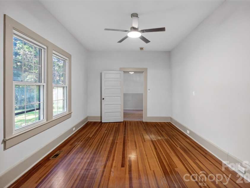 32 Pinecrest Avenue, Great Falls, SC 29055.  MLS# CAR4386898, YatesRealty ID 28329. 
