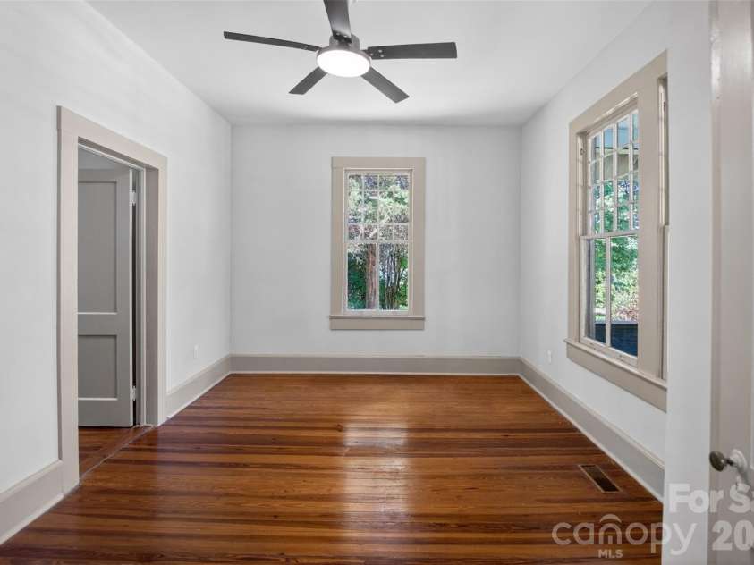 32 Pinecrest Avenue, Great Falls, SC 29055.  MLS# CAR4386898, YatesRealty ID 28329. 