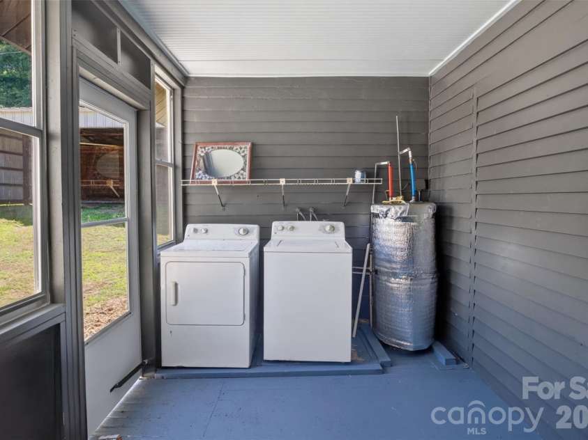 32 Pinecrest Avenue, Great Falls, SC 29055.  MLS# CAR4386898, YatesRealty ID 28329. 