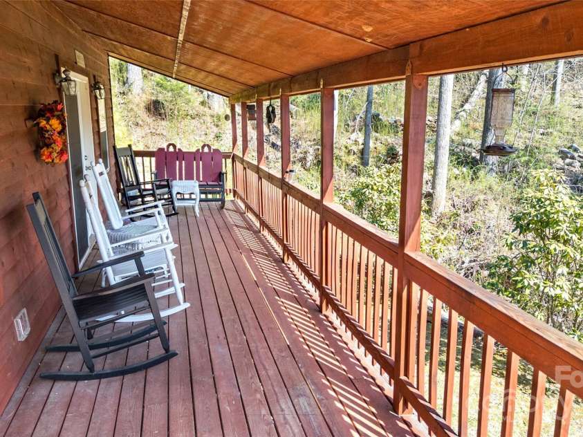 215 Honeysuckle Lane, Sylva, NC 28779.  MLS# CAR4243032, YatesRealty ID 2833. 