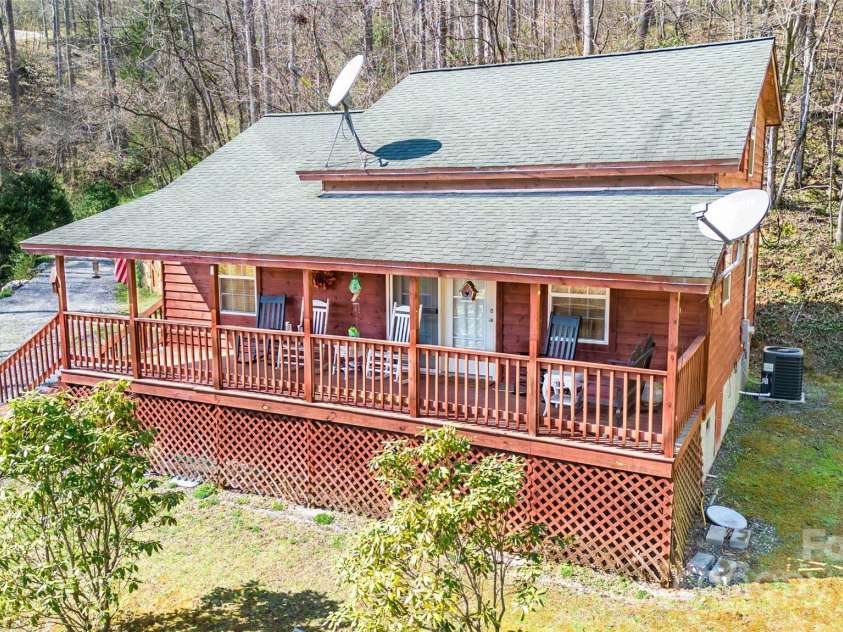 215 Honeysuckle Lane, Sylva, NC 28779.  MLS# CAR4243032, YatesRealty ID 2833. 