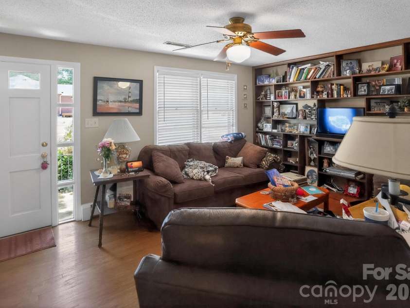 2291 19th Avenue, Hickory, NC 28601.  MLS# CAR4387606, YatesRealty ID 28330. 