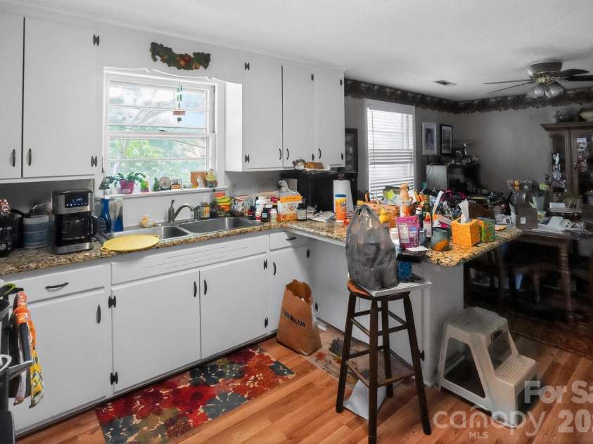 2291 19th Avenue, Hickory, NC 28601.  MLS# CAR4387606, YatesRealty ID 28330. 
