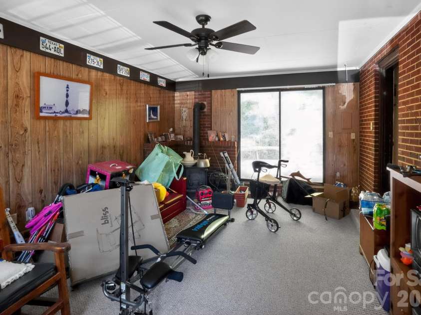 2291 19th Avenue, Hickory, NC 28601.  MLS# CAR4387606, YatesRealty ID 28330. 