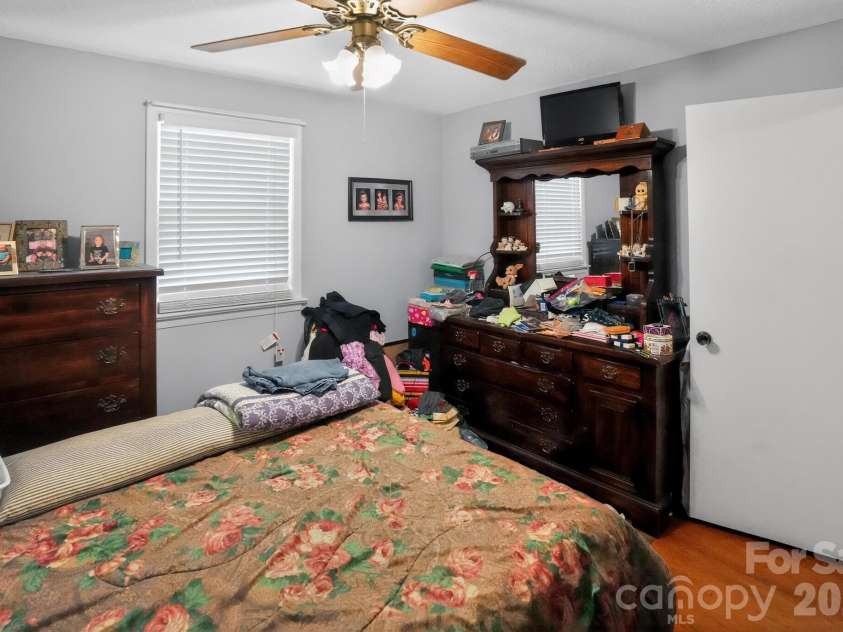 2291 19th Avenue, Hickory, NC 28601.  MLS# CAR4387606, YatesRealty ID 28330. 