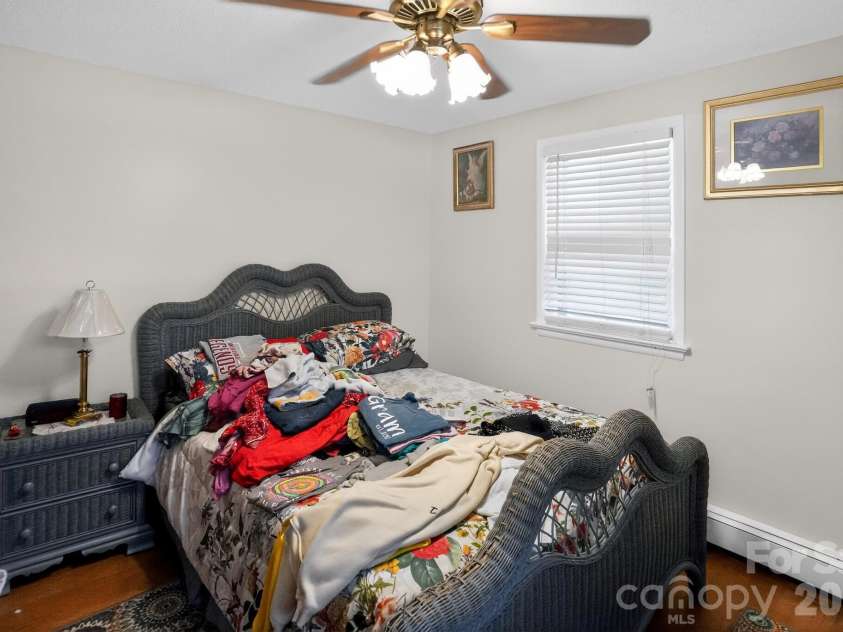 2291 19th Avenue, Hickory, NC 28601.  MLS# CAR4387606, YatesRealty ID 28330. 